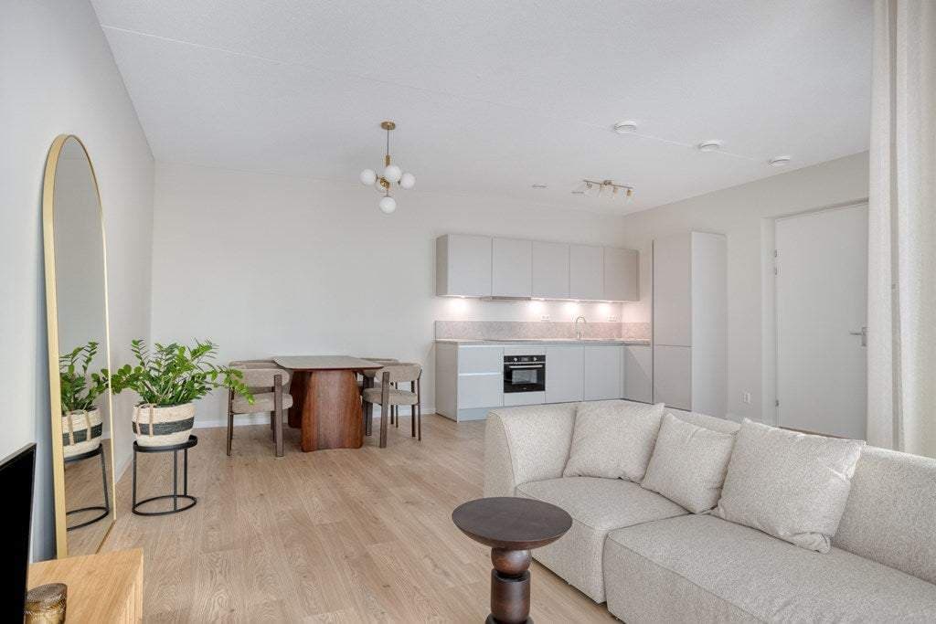 Flat Baan, Rotterdam - For Rent