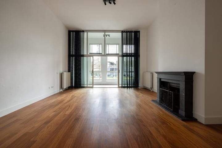 3-Room Apartment at Kapelstraat, Rotterdam - For Rent