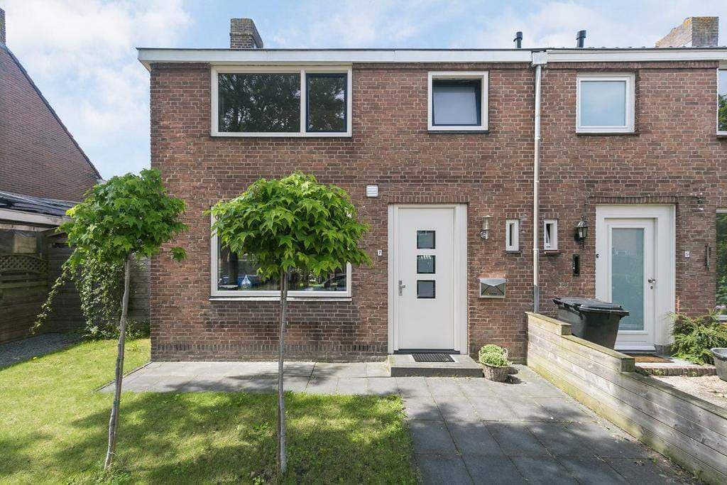 Corner House Wethouder van Rooijenweg 7, Houten - For Rent