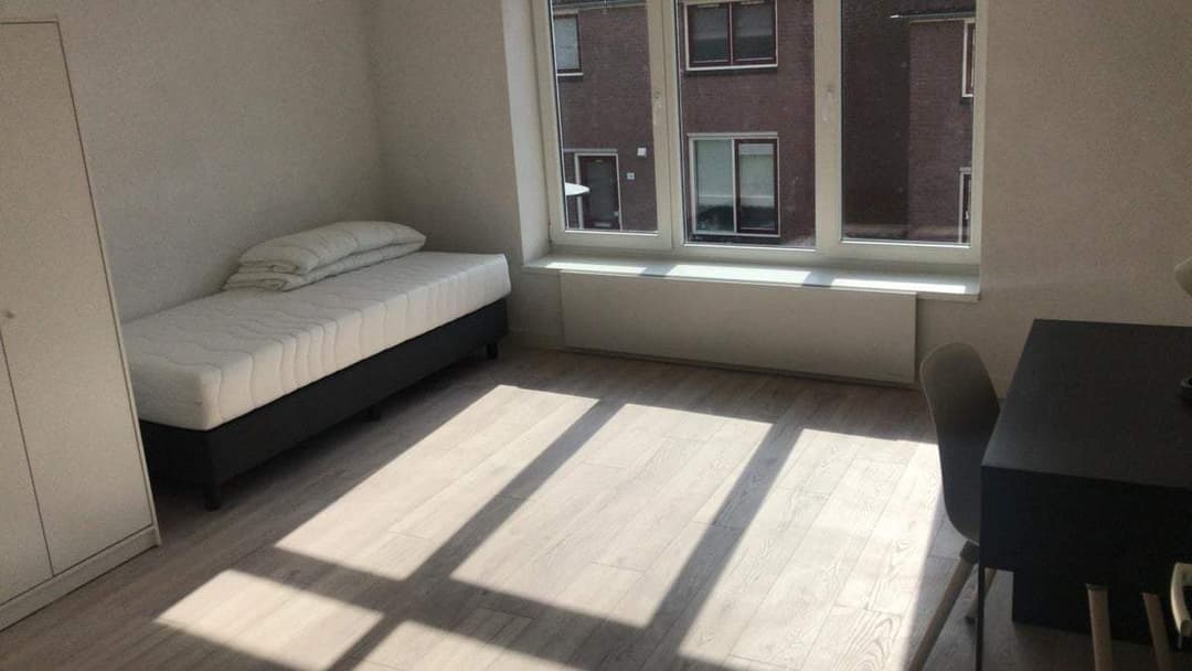 Room Laaresstraat, Enschede - For Rent