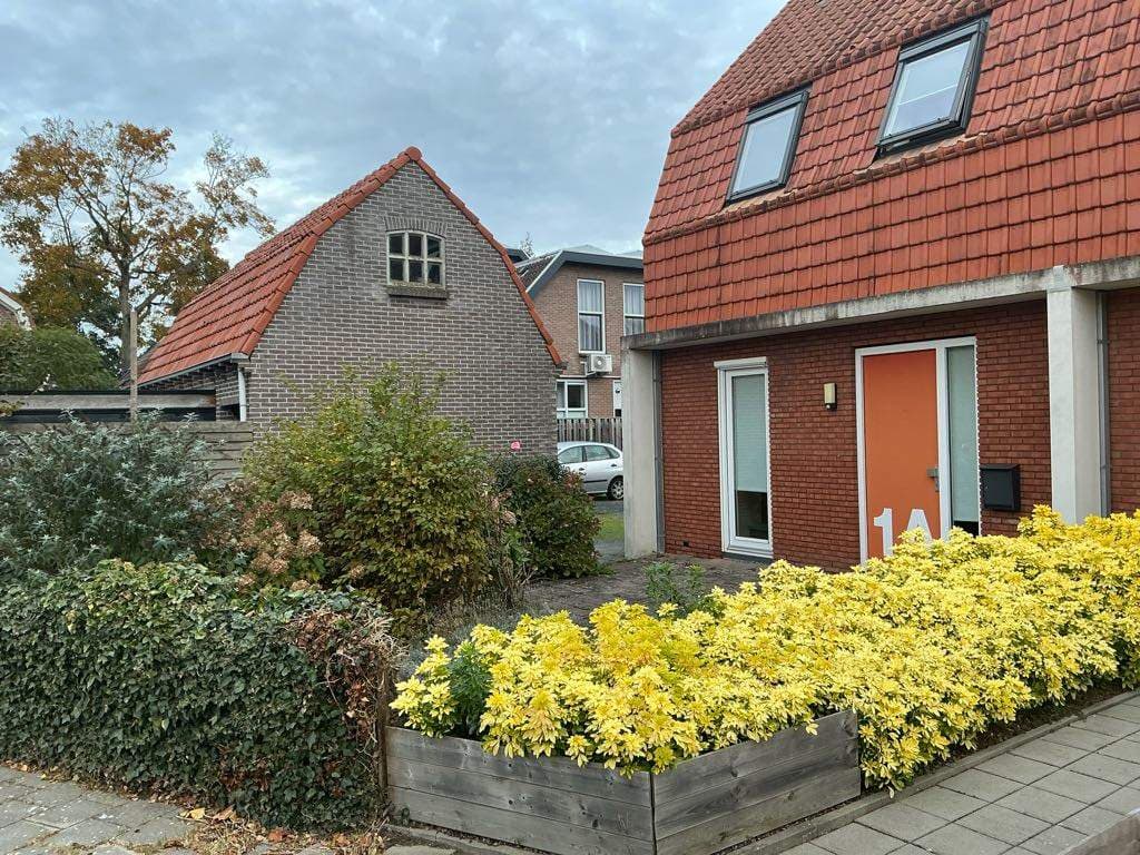 Corner House at Allee 1-A, Meppel - For Rent