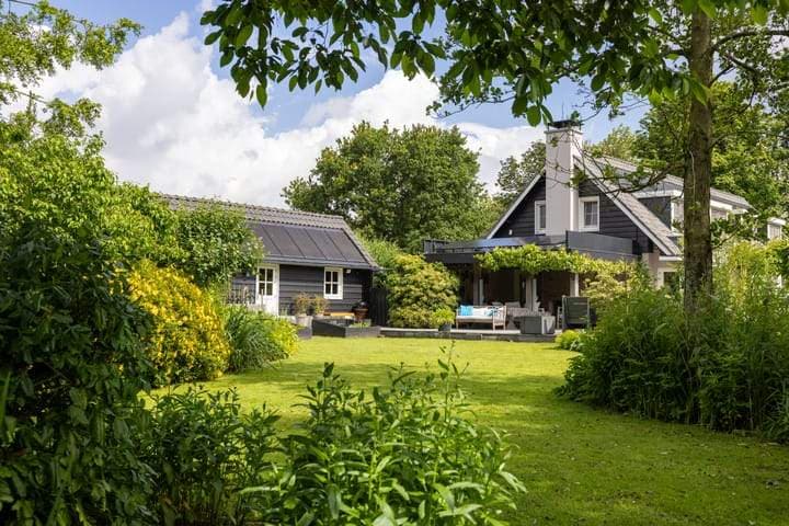 Family House on Botsholsedijk, Waverveen - For Rent