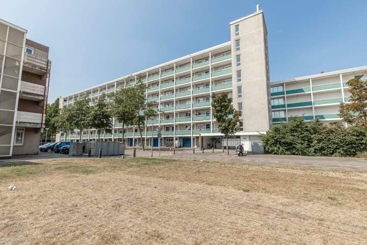 Four-Room Apartment, Sinnigvelderstraat, Weesp - For Rent