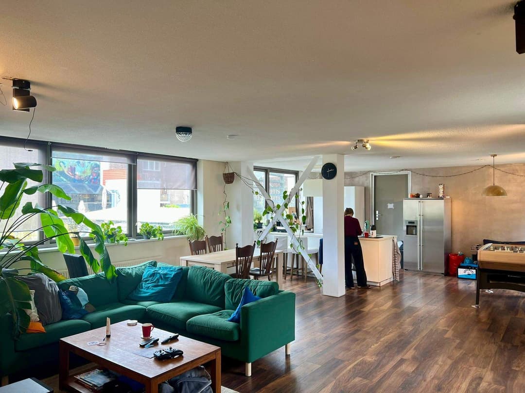 Unfurnished Room for Rent, Nieuwstraat, Den Haag