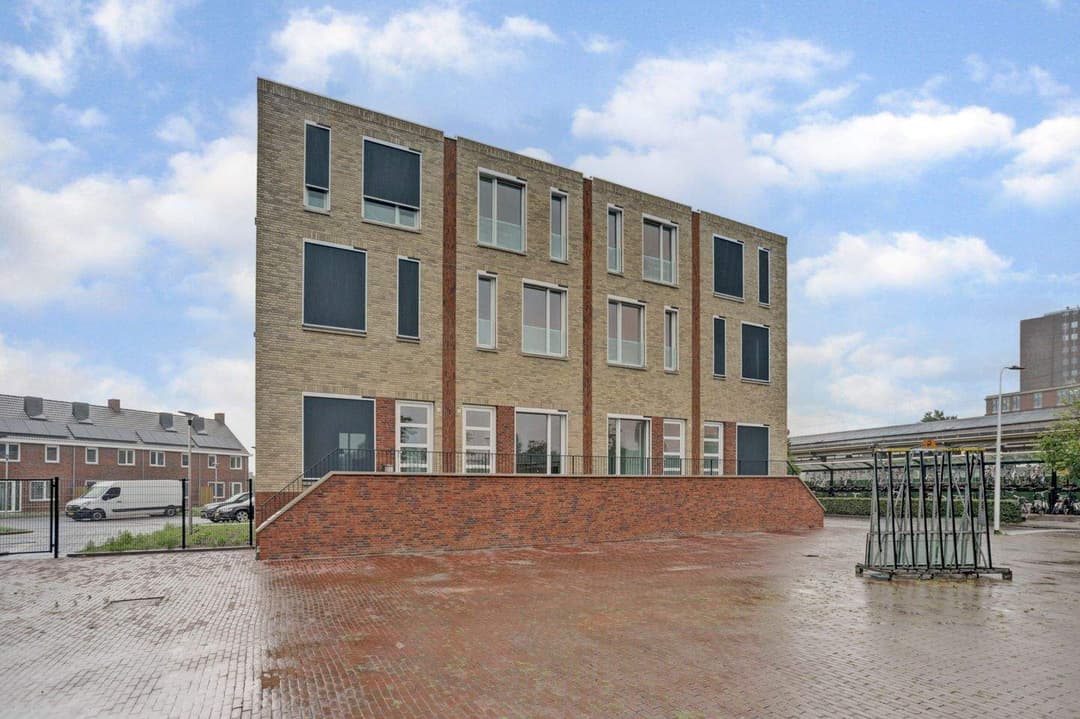 Parallelweg 187, Almelo — 3-Zimmer-Mittelmiethaus