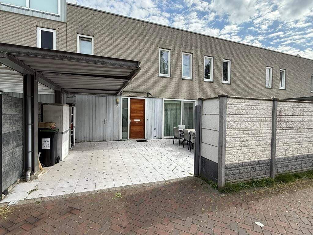 Eliza van Calcarstraat 31, Amsterdam - Family House for Rent