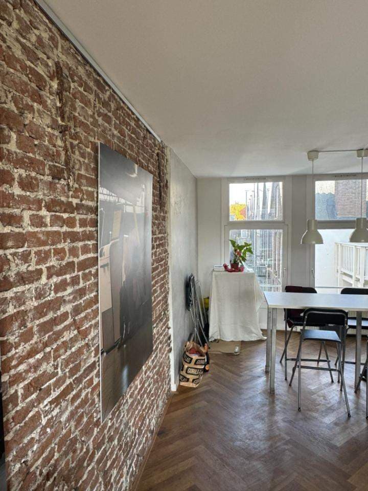 Kamer te huur aan de Bilderdijkkade, Amsterdam