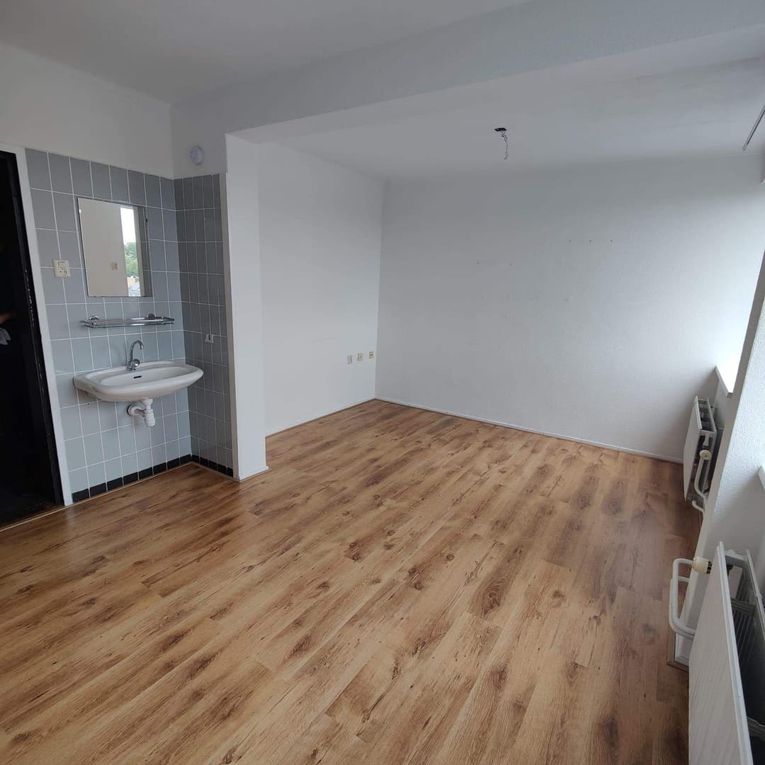 Uncarpeted Room Sint Josephstraat, Tilburg - For Rent