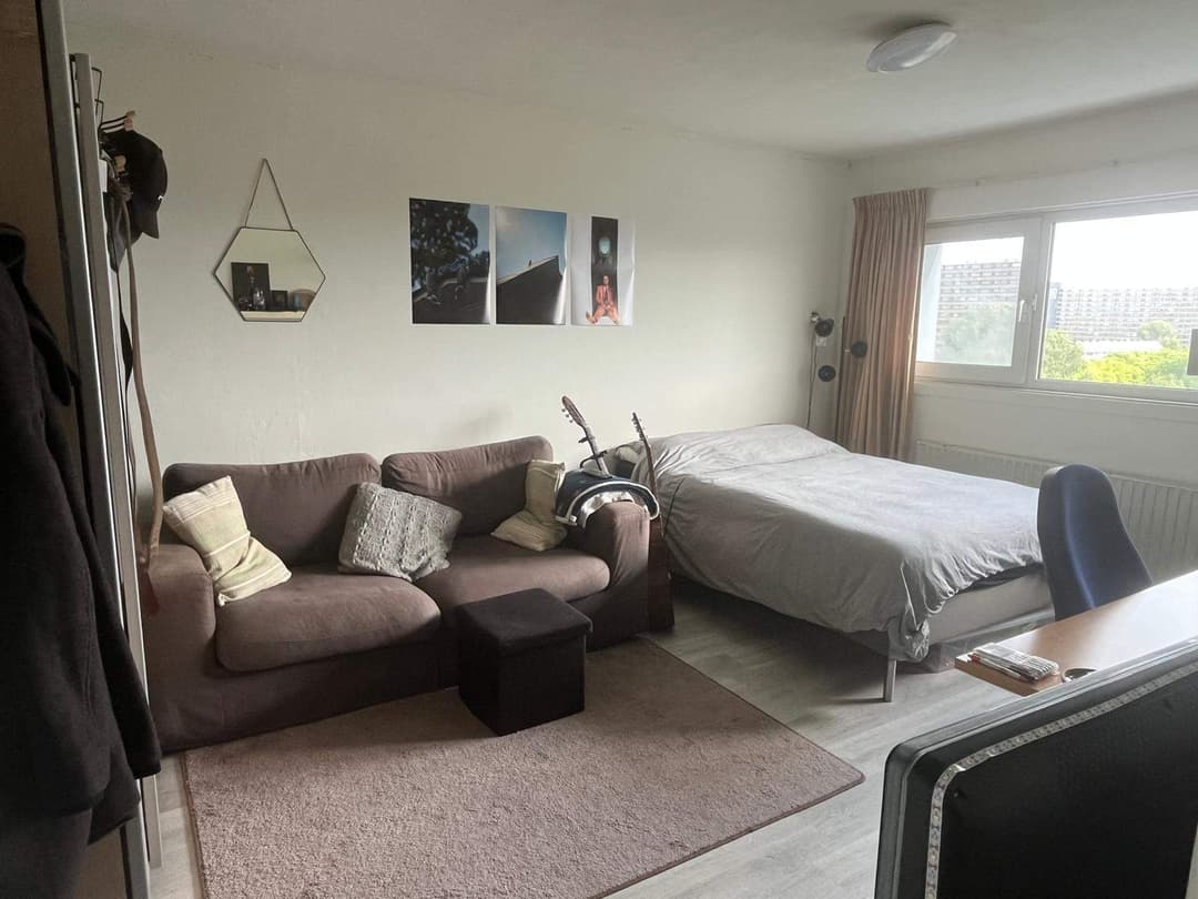 Kamer te huur E. du Perronlaan, Delft - Ongemeubileerd