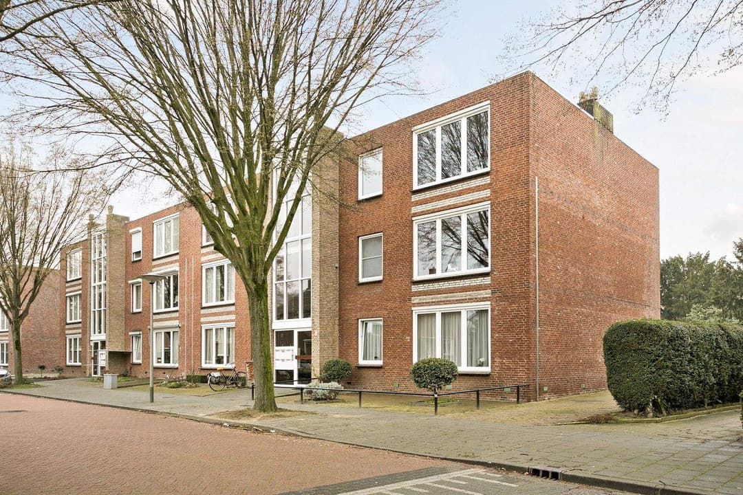 Le Bron de Vexelastraat 59, Roermond — 2-Bed Apartment
