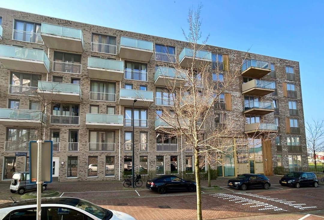 Flat Eef Kamerbeekstraat 172, Amsterdam - For Rent
