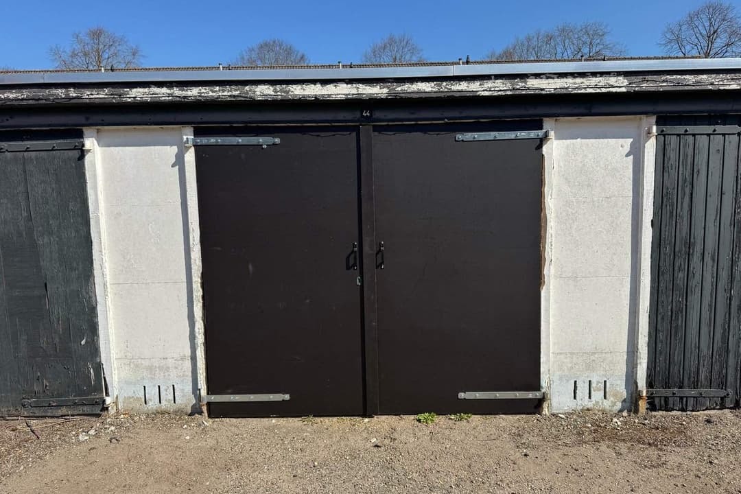 Garage Box Goudenregenlaan, Nieuwe Pekela - Zu Vermieten