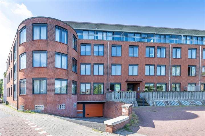 Appartement Dr. P.J.H. Cuypersplein 1-121, Hilversum - À Louer