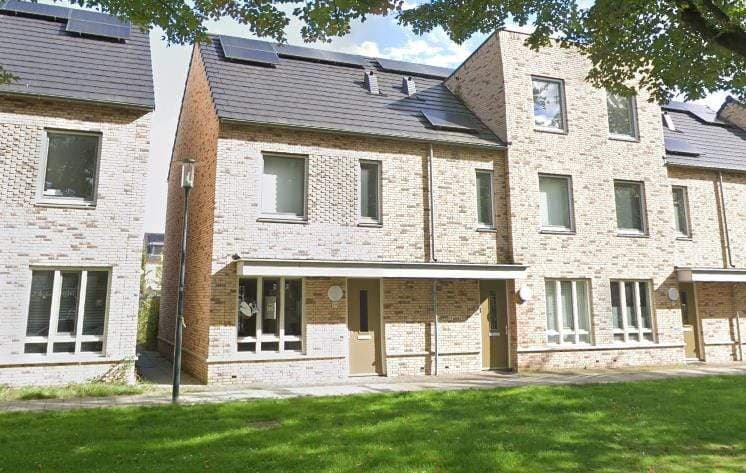 Nuenenseweg 2H, Geldrop — Mid-terraced family house