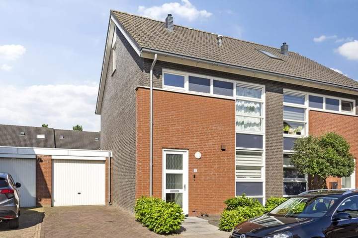 Casa Pareada Burg vd Mortelstraat, Cuijk - En Alquiler