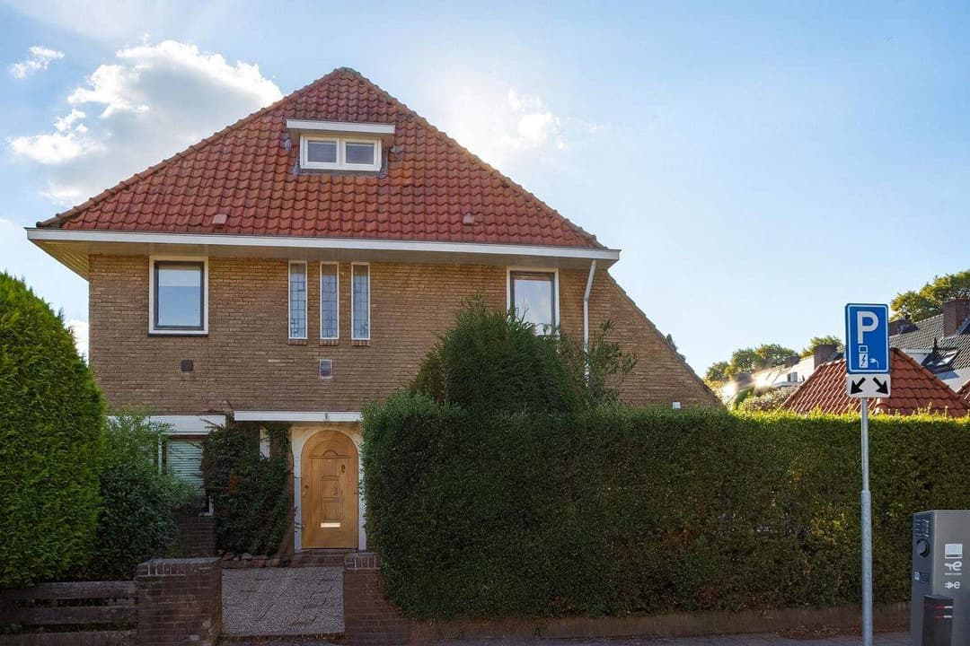 Bisonstraat, Bussum — Eckhaus, 4 Schlafzimmer