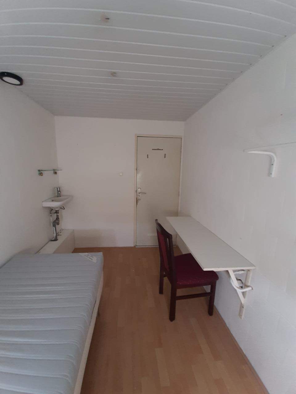 Furnished Room for Rent - Leon van Heilstraat, Breda