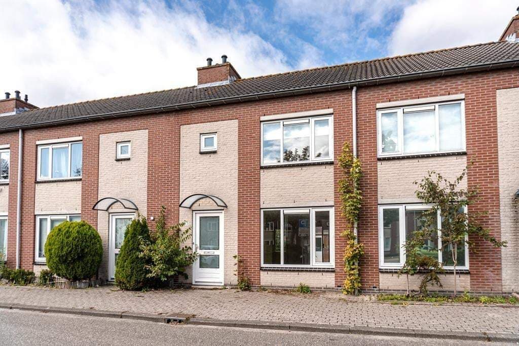 Terraced Family House Etty Hillesumplantsoen, Hoofddorp - For Rent