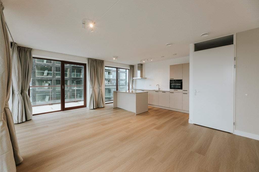 Flat Baan, Rotterdam - For Rent