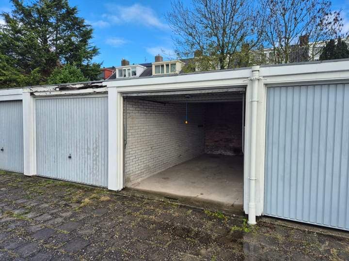 Garage Box Dennenlaan, Zwanenburg - For Rent