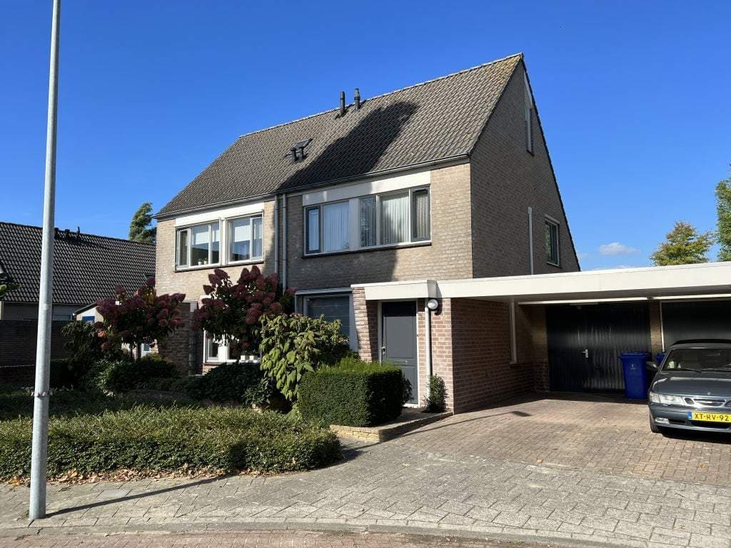 Semi-Detached House in De Kelen, Veldhoven - For Rent