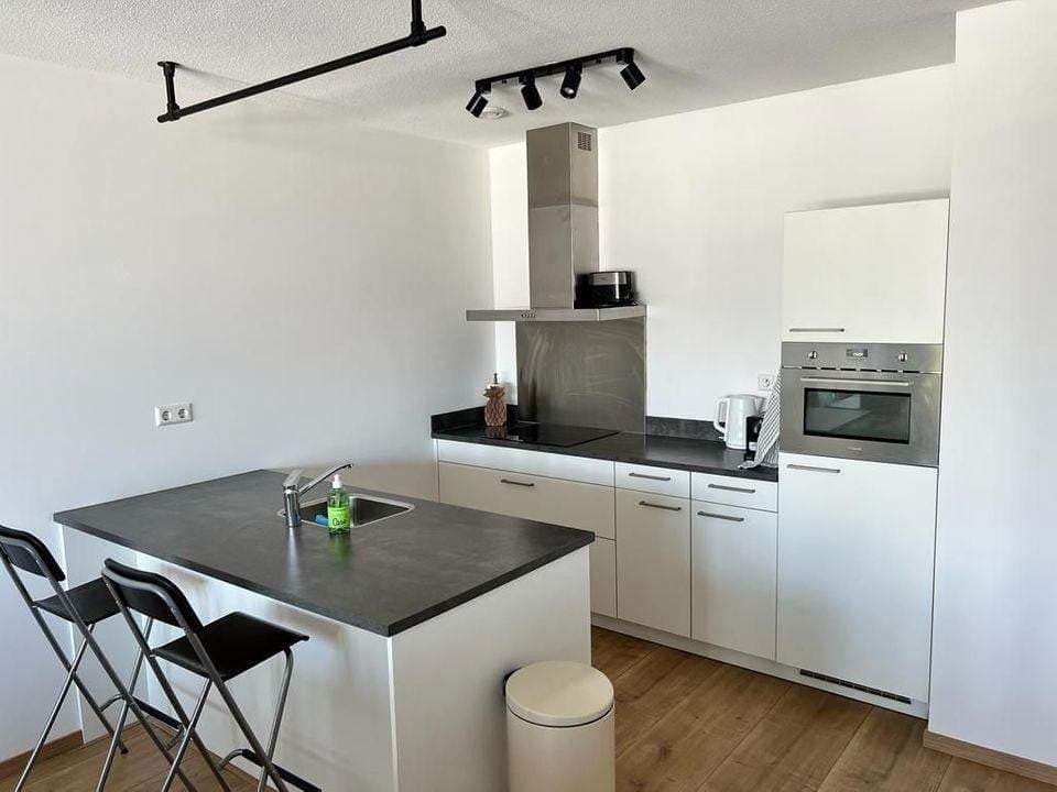 Flat Kruisplein, Rotterdam - For Rent