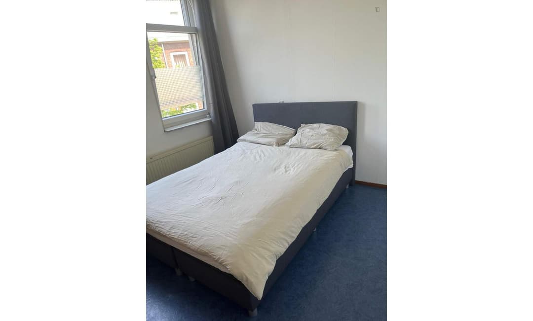 Kamer in Van Lennepstraat, Rotterdam - Te Huur