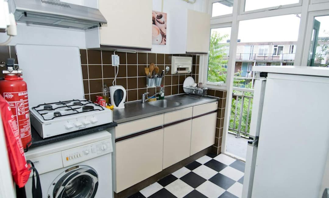 Kamer Chris Bennekerslaan, Rotterdam - Te Huur