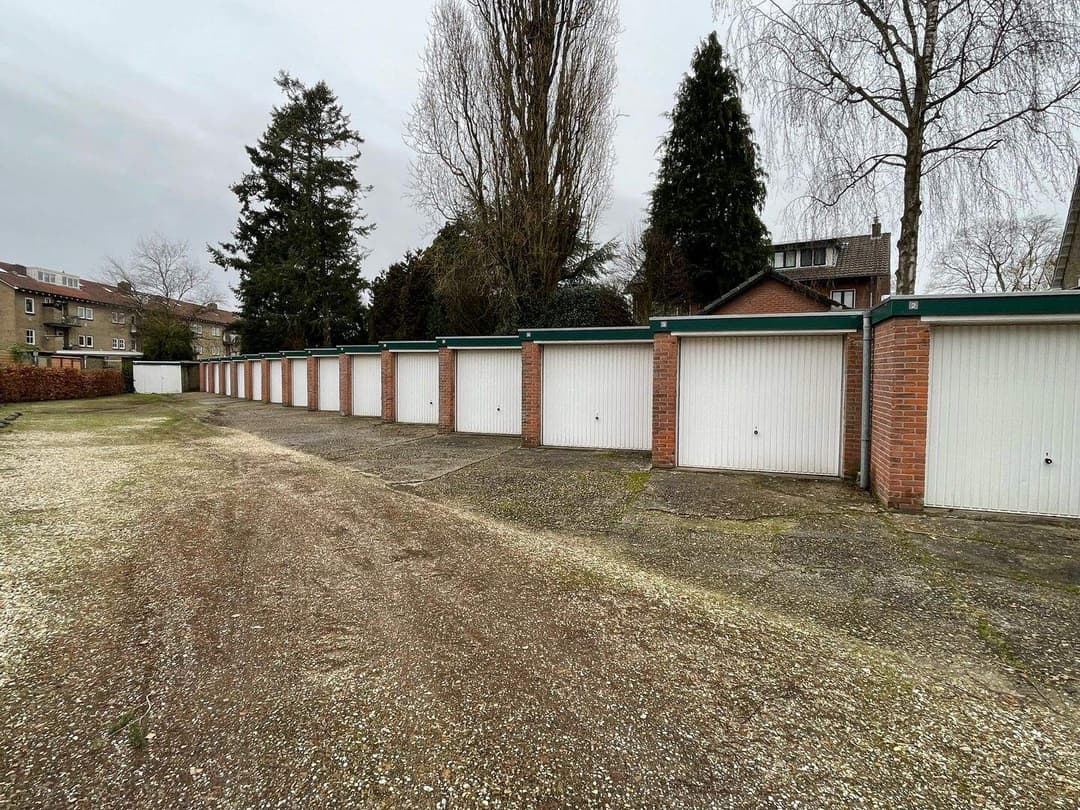 Garage Box Frederik van Eedenlaan, Hilversum - For Rent