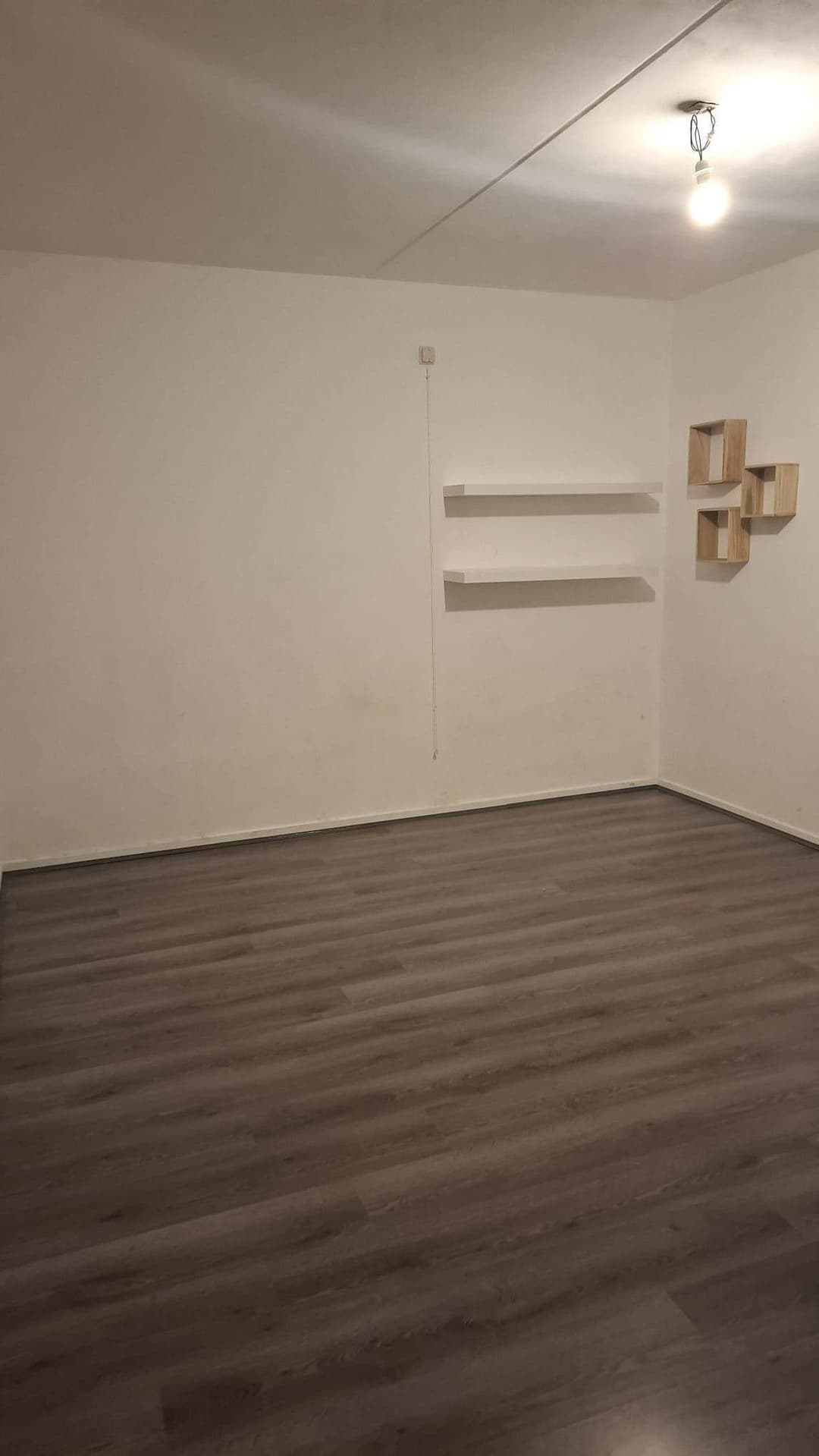 Unfurnished Room Perosistraat, Tilburg - For Rent