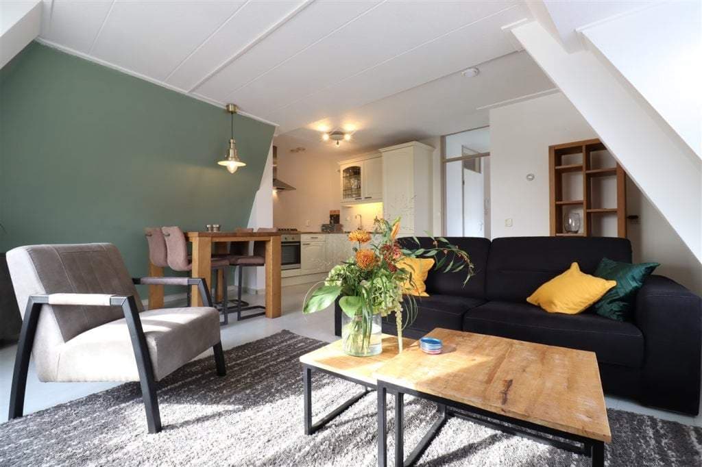 Flat Koningin Julianalaan, Uithoorn - For Rent