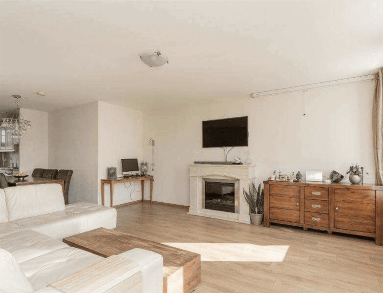 Appartement Esmoreitplein, Den Haag — Moerwijk