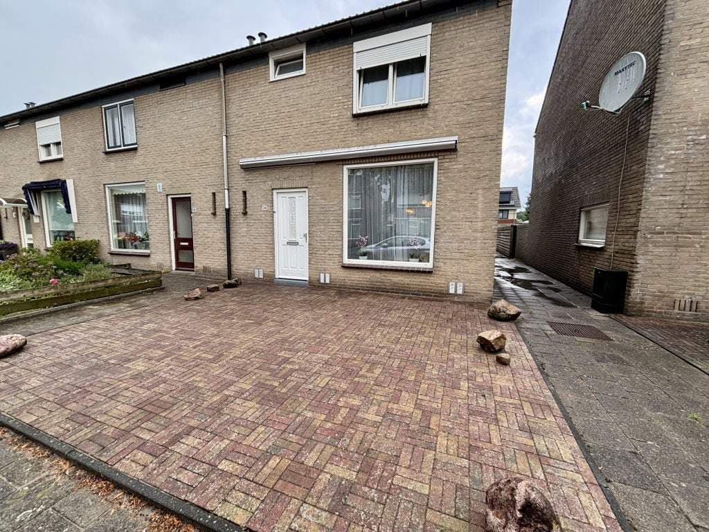 House James Rossstraat, Enschede - For Rent