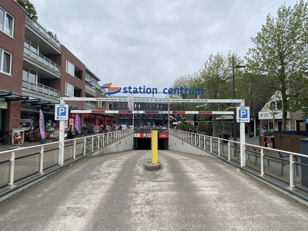 Parkeerplaats Stationsplein 36, Heiloo - Te Huur