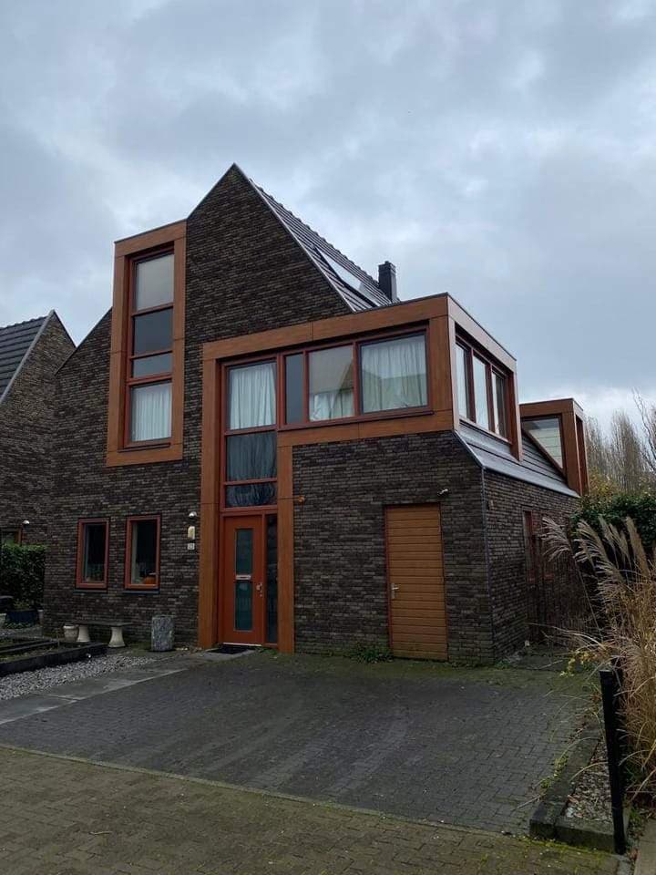 Villa Paros 23, Hoofddorp - Te huur