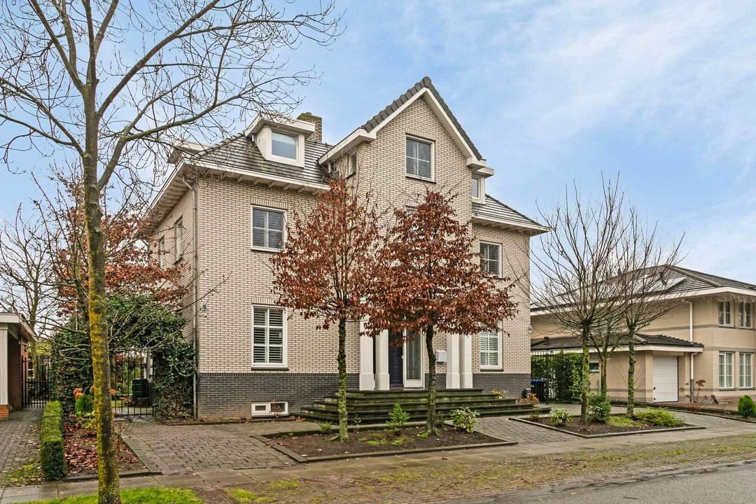 Villa Count Basiegracht 375629 RC Eindhoven - À Louer