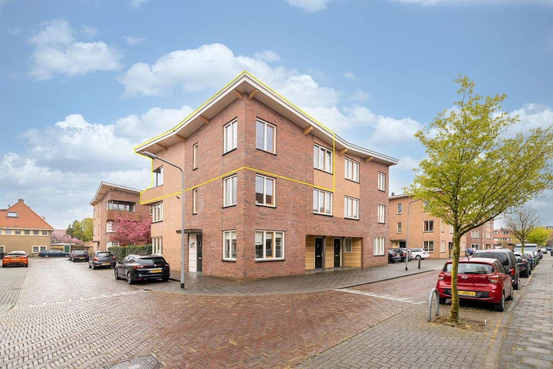 3-Room Corner Apartment Spechtstraat 30, Hilversum - For Rent