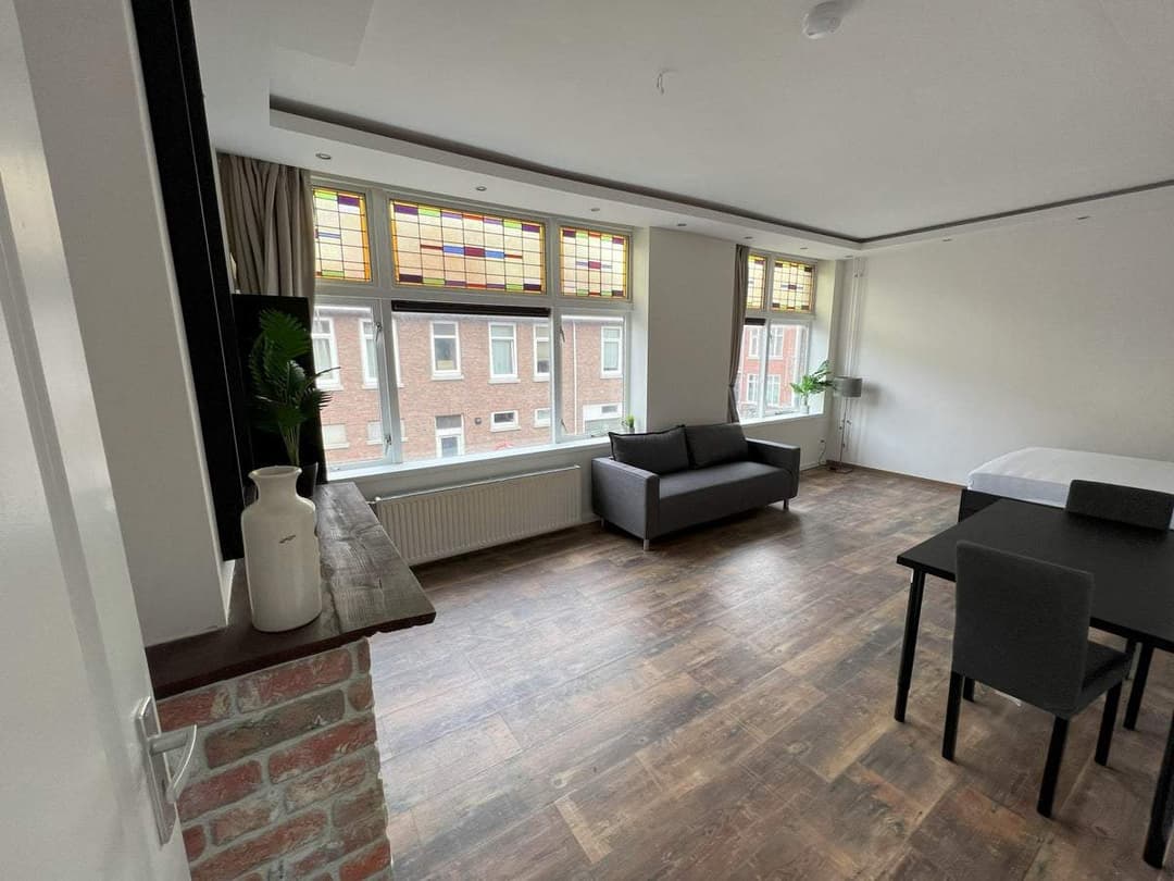 Studio De Genestetstraat, Schiedam – Möbliert