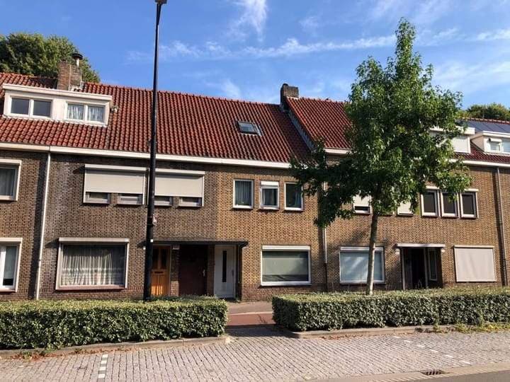 Hart van Brabantlaan 135, Tilburg - En Alquiler