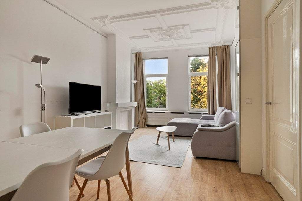 Flat Spoorsingel, Rotterdam - For Rent