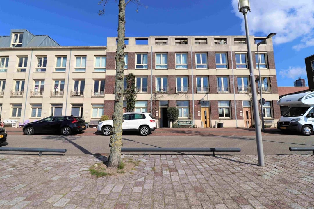 House Maashavenkade, Katendrecht, Rotterdam - For Rent