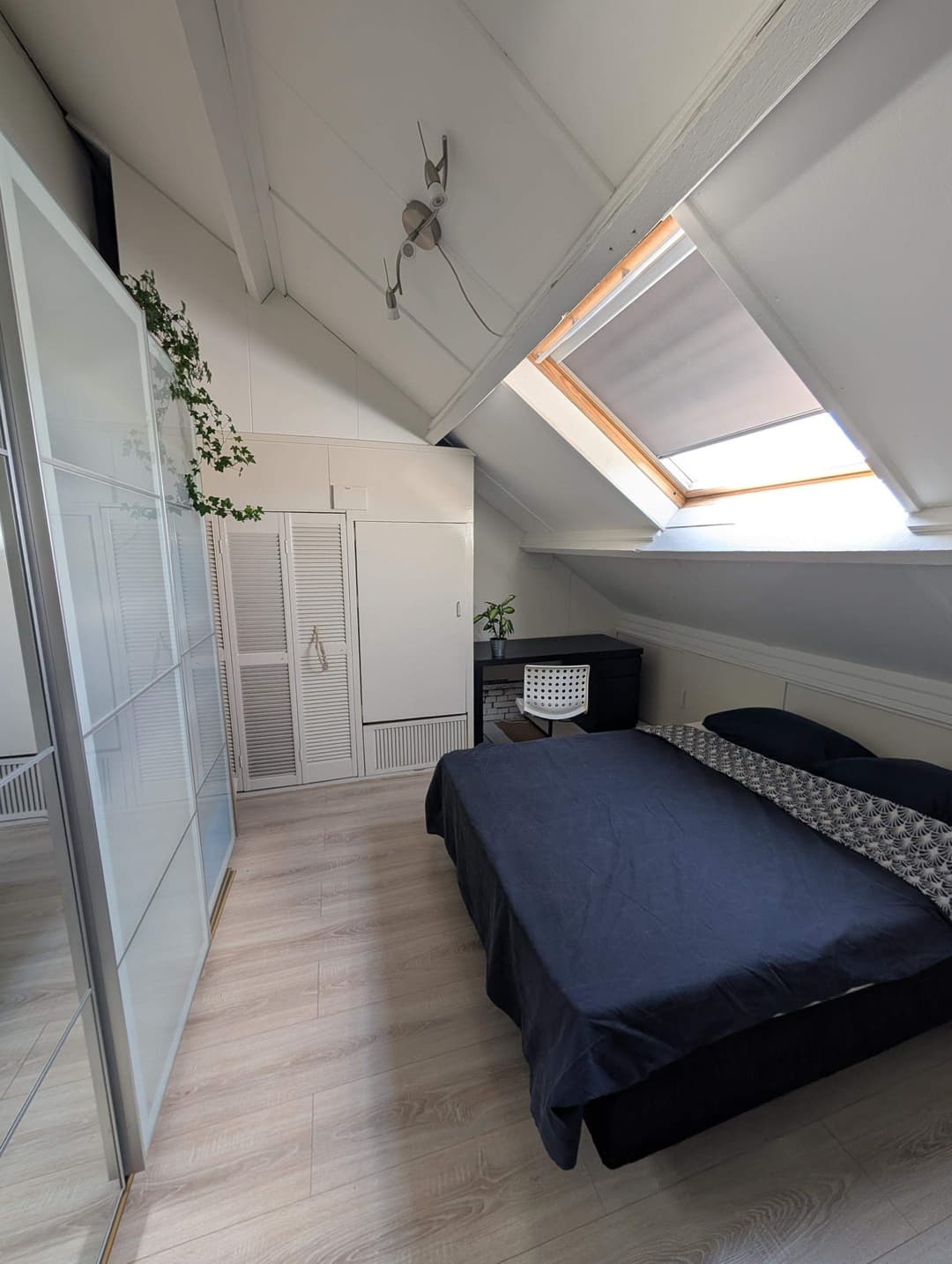 Attic Room Lange Nieuwstraat, Schiedam - For Rent