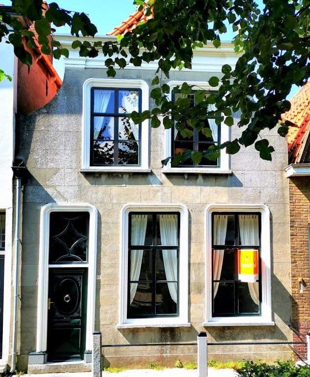 Historisch landhuis aan Voorstraat, Colijnsplaat - Te huur
