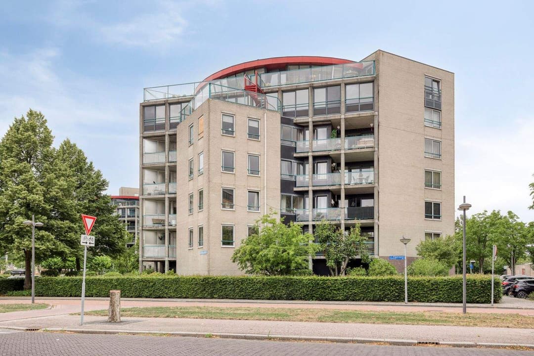 Appartement Dag Hammarskjöldhof 92, Almere Centrum - Te Huur