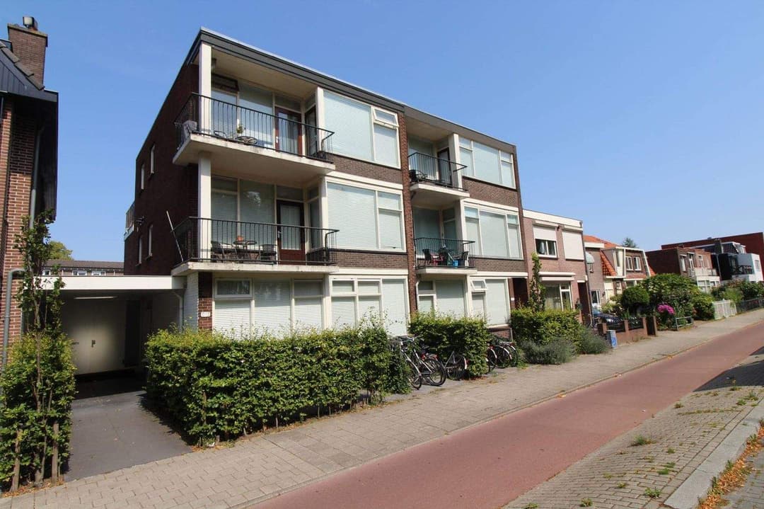 2-Room Apartment Amsterdamsestraatweg 931-E, Utrecht - For Rent