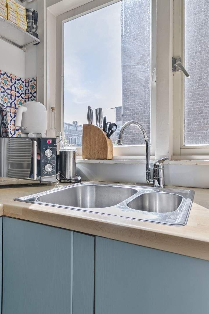 Apartamento en la planta superior Nobelstraat, Rotterdam — Estancia corta