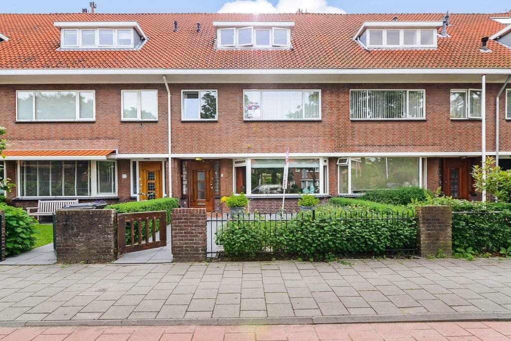 6-Slaapkamer Semi-Gemeubileerd Gezinswoning aan Storm van 's-Gravesandeweg, Wassenaar