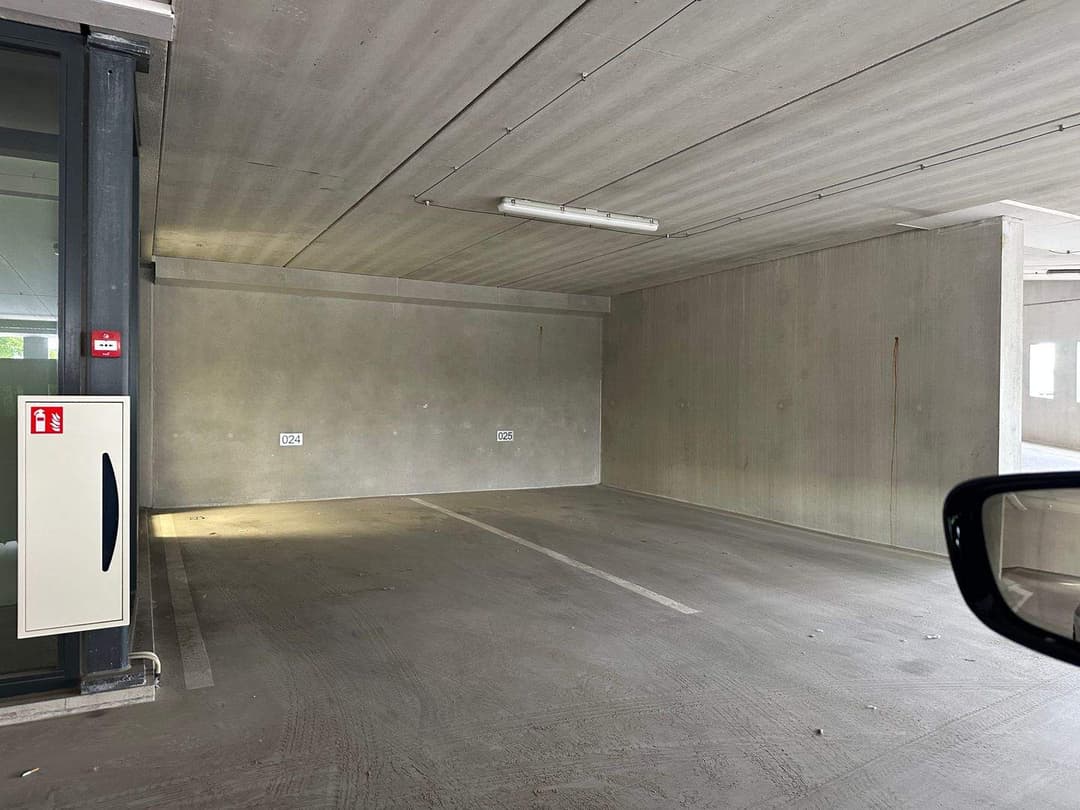 Parking Space Grasweg 54, Amsterdam - For Rent