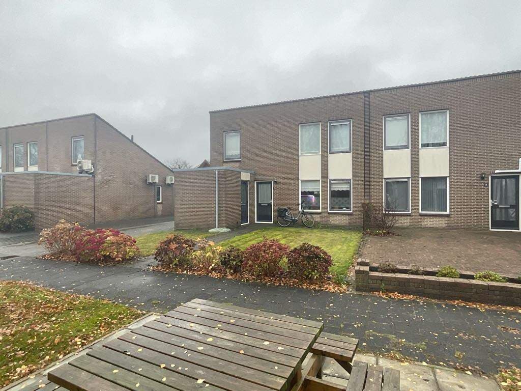 Corner House at Oosterstraat 5, Hoogeveen - For Rent