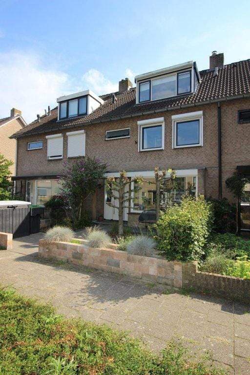Europalaan 153, Harderwijk - Maison familiale étendue, Slingerbos